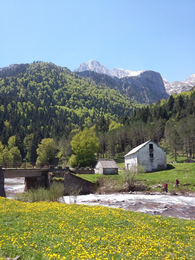 Hospederia Prepirineo Hotel Undués-Pintano Buitenkant foto